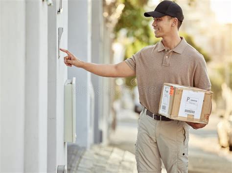 drop off parcel delivery service.